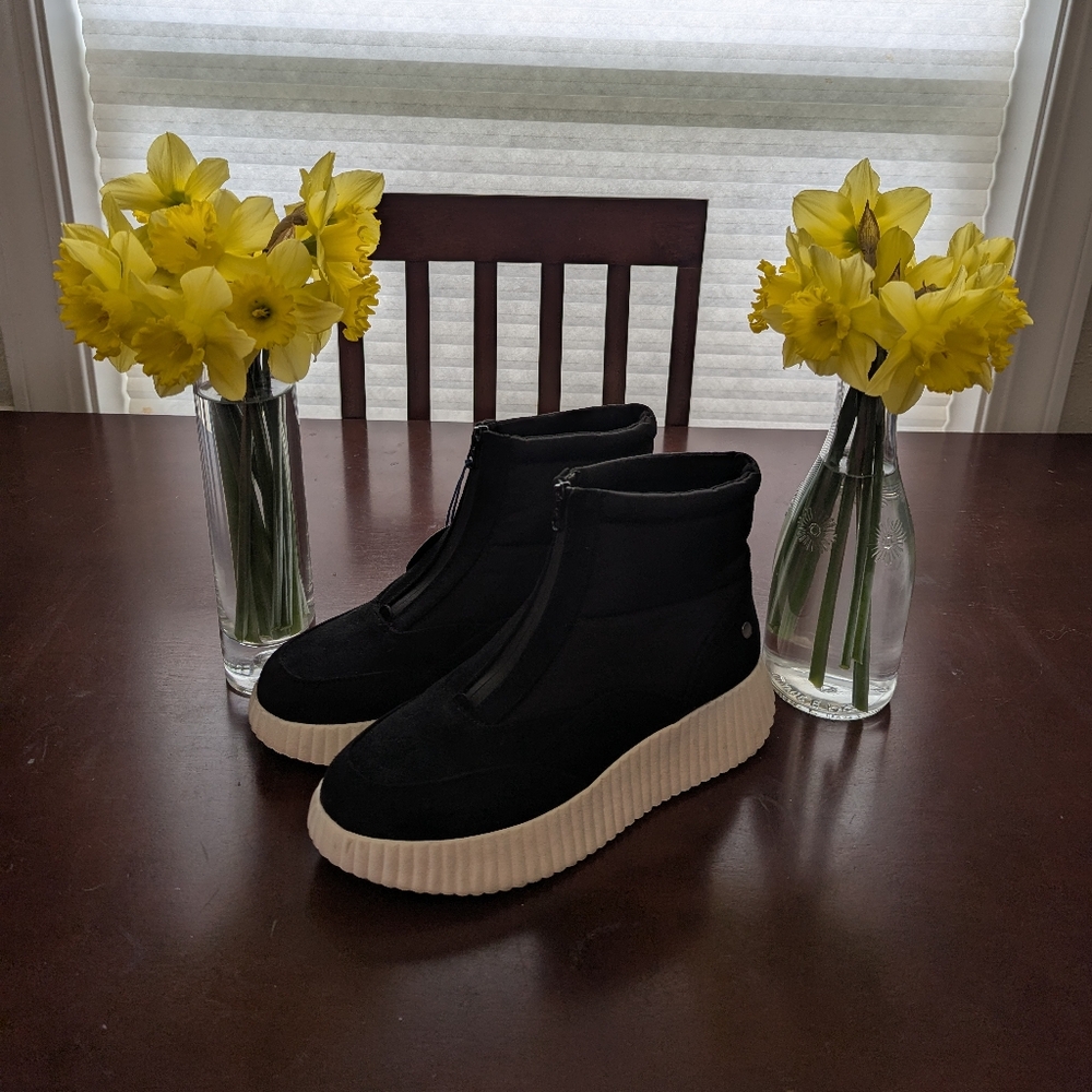 Women's White Mountain Platform Shoes SZ 10 NEW!